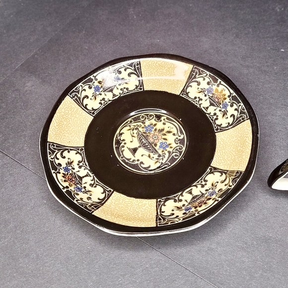 Wedgewood China Cup and Saucer - Picture 4 of 6